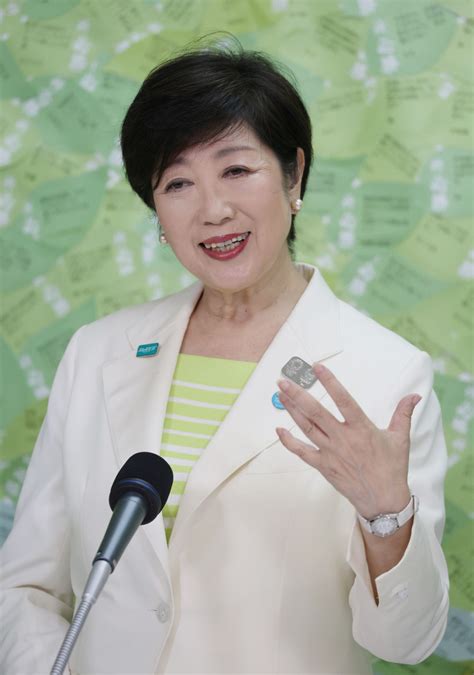 小池百合子「4年間の任期を全うする？」再選直後、珍しく言葉がたどたどしかった瞬間 文春オンライン