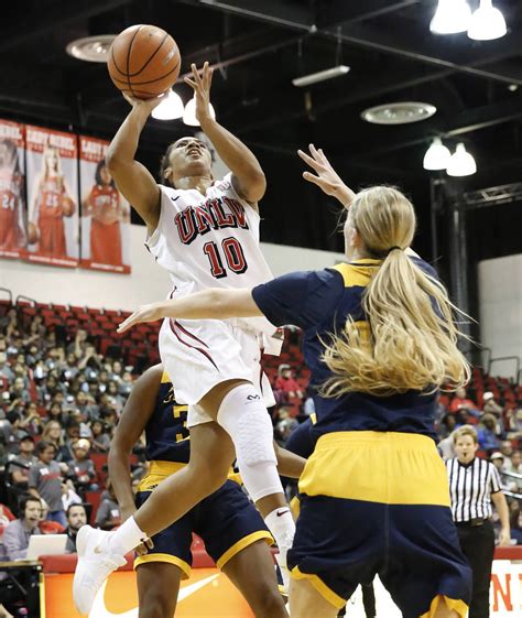 Lady Rebels Cruise Past Uc Irvine 73 54 Las Vegas Review Journal