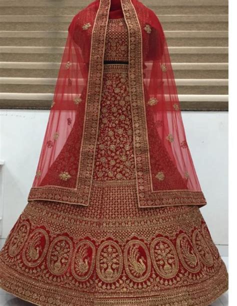 Embroidered Bridal Lehengas At Rs 15995 कढ़ाई वाला दुल्हन का लेहंगा