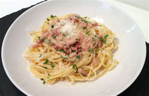 Spaghetti carbonara La recette facile par Toqués 2 Cuisine