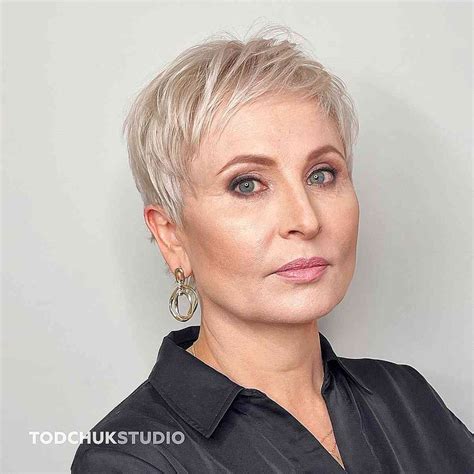 Short Hairstyles For Thick Hair And Fat Faces 15 Perfect Matching