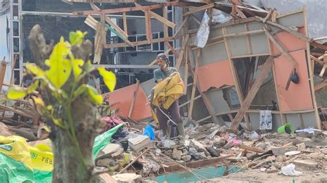 Bantuan Renovasi Rumah Korban Gempa Di Cianjur Diberi Bertahap Jokowi