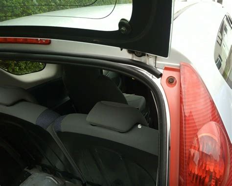 Für Toyota AYGO Peugeot 107 Citroen C1 Dichtung Heckklappe