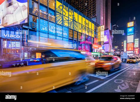 Night view of Times Square, Manhattan, New York, USA Stock Photo - Alamy