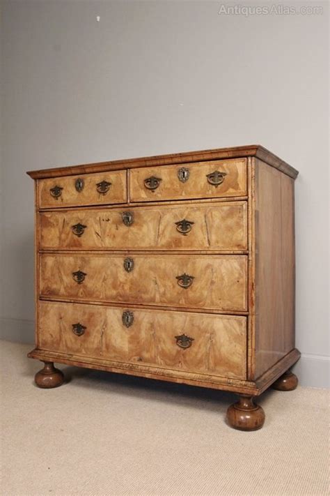 Th C Queen Anne Walnut Chest Of Drawers Antiques Atlas