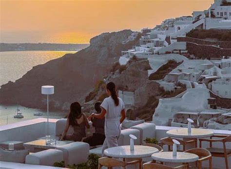 saint sky bar rooftop bar  santorini  rooftop guide