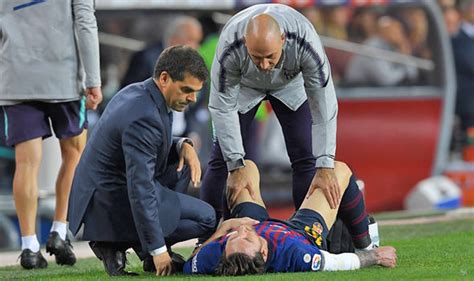 Lionel Messi Injury Has Barcelona Star Broken His Arm Will He Miss