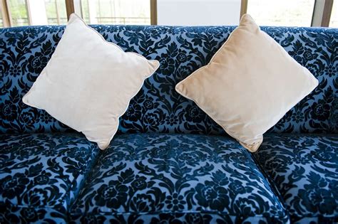 What Color Throw Pillows For A Blue Couch Homenish