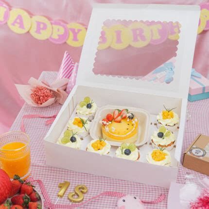 Bánh cupcake sinh nhật trang trí bằng trái cây tươi FRIENDSHIP CAKES