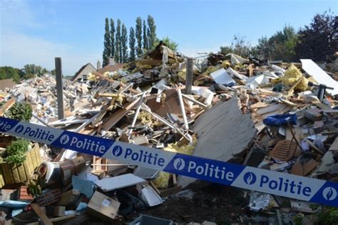 Polizei Durchsuchte Ein Haus Mit Enormen Gestank Dann Finden Sie Das