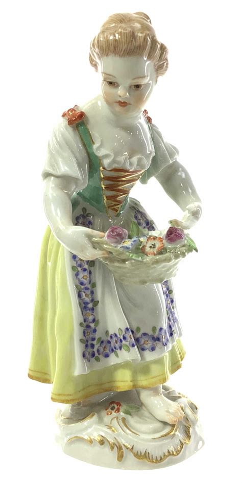 Lot Vintage Meissen Porcelain Figurine Girl W Basket