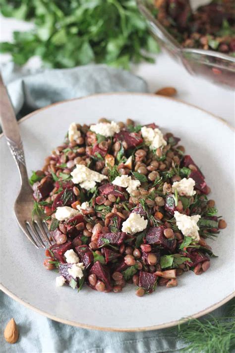 Salade De Lentilles Et De Betteraves Avec Feta De Tofu Valises