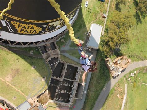 Bungee jumping in Soweto - Courtesy of Soweto Towers | Travelstart.co.za