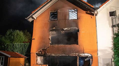 Fotostrecke Gro Einsatz In Lauterbach Brand Zerst Rt Wohnhaus