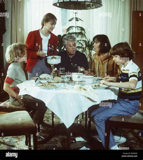 Ich Heirate Eine Familied 1984tarek Helmy Julia Biedermann Peter