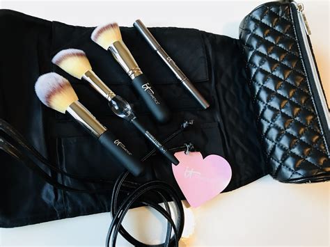 T Guide For Her It Cosmetics Makeup Brushes Talking With Tami