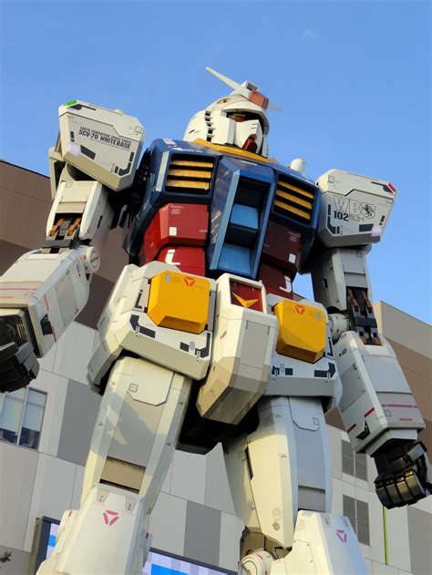 Life Size Gundam Statue In Tokyo The Wadas On Duty