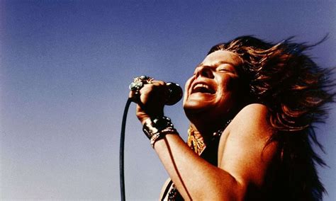 40 Amazing Color Photographs That Capture Best Moments of Janis Joplin ...