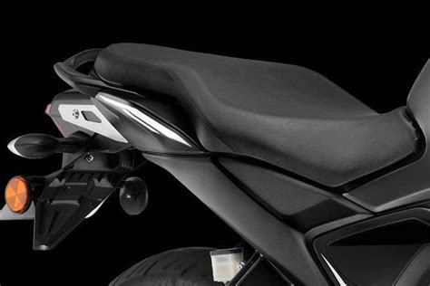 Yamaha Fzs V Dark Knight Edition Price Specs Top Speed Mileage In