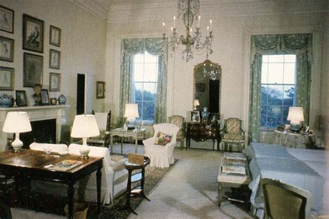 Jacqueline Kennedys White House Bedroom The Glam Pad