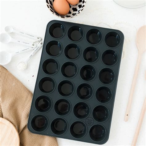 Silicone Mini Muffin Tray – Eating with the Kids