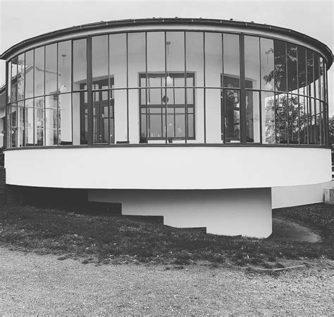 Characteristics, Principles, and 10 Examples of Bauhaus Architecture ...