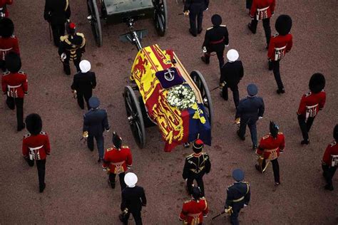 RAINHA ELIZABETH FUNERAL Como O Corpo Da Rainha Elizabeth II Suportou