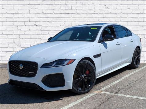 New Jaguar Xf R Dynamic Se D Sedan In Dayton Jaguar Dayton