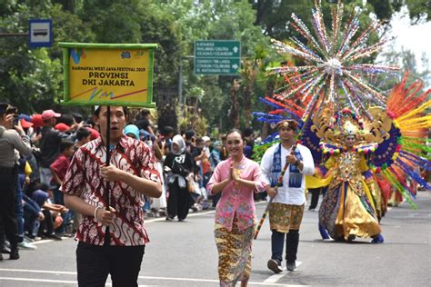 Foto Karnaval Wjf Meriah Meski Sempat Diguyur Hujan