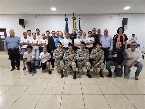 CAMPOS DE JÚLIO CELEBRA TROCA DE COMANDO NO 1º PELOTÃO EM CERIMÔNIA