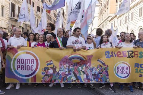 Roma Pride Un Milione Di Persone In Piazza Per La Queeresistenza Luce