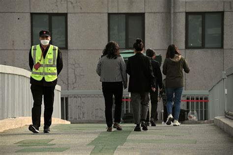 北京横幅事件后 四通桥加大警力监视路人