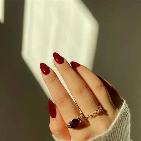 Uñas granates la manicura tendencia elegante de este otoño Mujerhoy