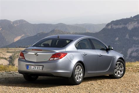 Economy Without Compromise Opel Insignia EcoFLEX