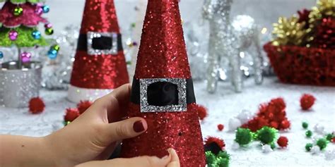She Makes Some Super Cool Christmas Decorations That Only Take Minutes ...