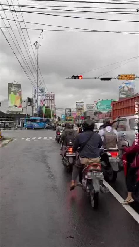 Merapi Uncover On Twitter Hmmm Pada Suatu Waktu Di Jalanan Yogyakarta