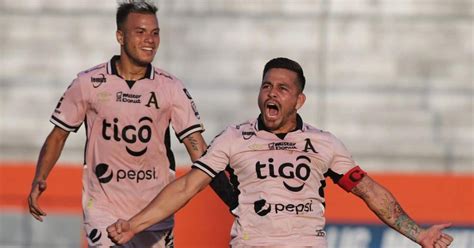 Alianza Es Líder Del Clausura Tras Vencer Al Dragón Con Gol De Fito Zelaya El Gráfico