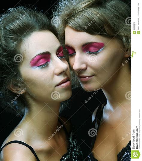 Deux Belles Jeunes Filles Sexy Minces Photo Stock Image Du Humain