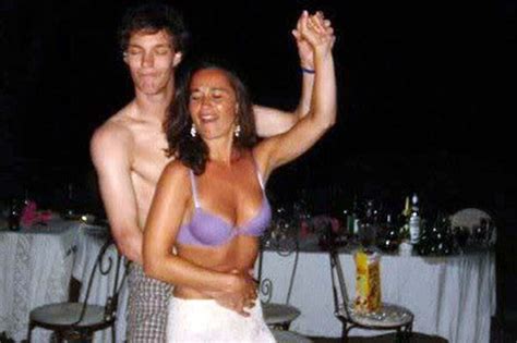 Pippa Middleton Dancing Without Bra And Enjoying In Topless On Yacht Porn Pictures Xxx Photos