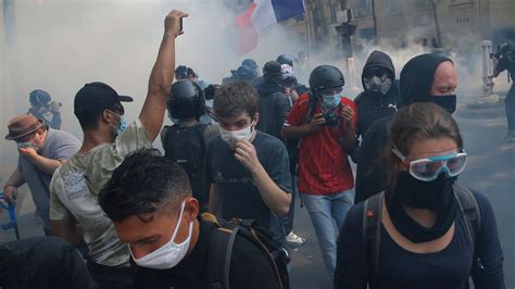 Gelbwesten Proteste In Paris Trotz Corona Tr Nengas Und Hunderte