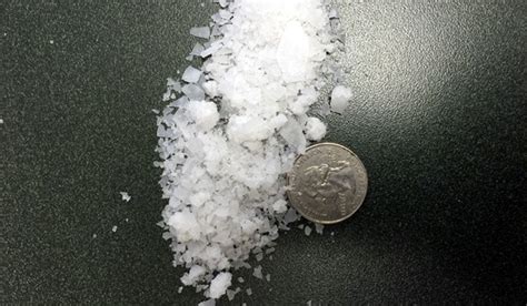 Magnesium Chloride Flakes: Pet Safe Ice Melt: MAG Flakes