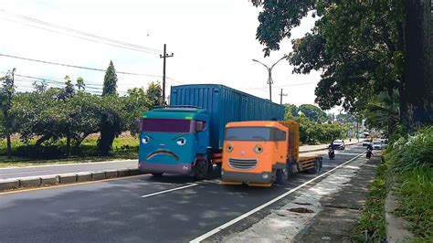 Banyak Truck Di Jalan Raya Rombongan Berubah Kepala Jadi Si Max Dan