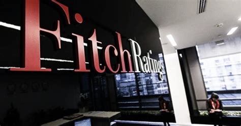 AGÊNCIA FITCH REBAIXA NOTA DE CRÉDITO DO BRASIL Hilneth Correia