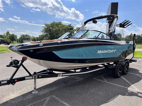 2022 Mastercraft Xt 24 Kahuna Blue Flake — Midwest Water Sports