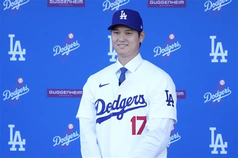 Mlb》大谷翔平加盟道奇 披17号战袍亮相记者会 亲吐转队心声 体育 中时新闻网