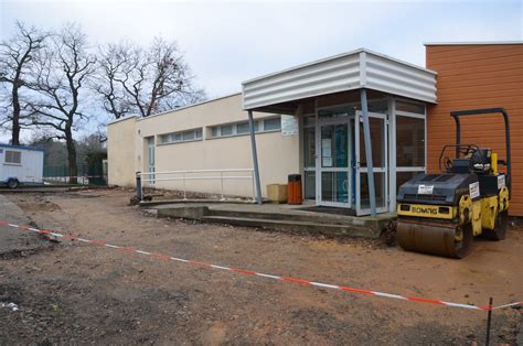 Loire Saint Just Saint Rambert La Piscine Du Petit Bois Est En Travaux