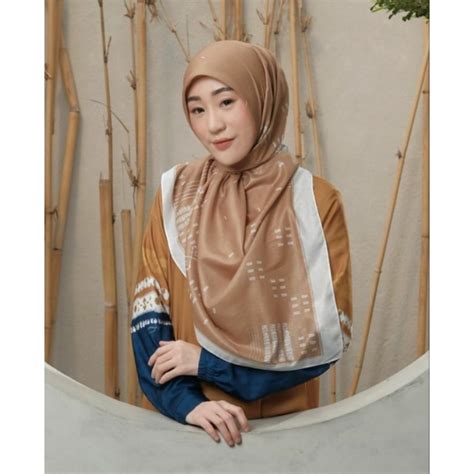 Jual Kerudung Segiempat Motif X Larissa Chou Nui Mix Seamiless Scarf By