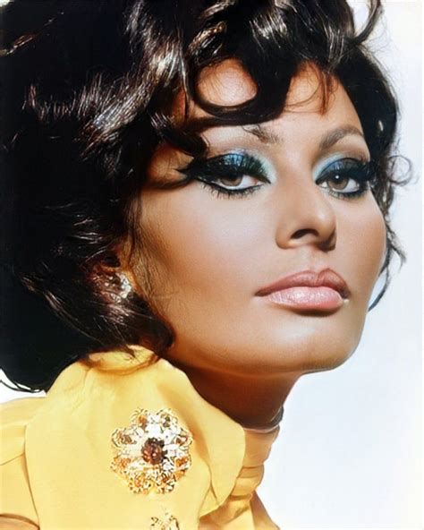 Sofia Loren Sophia Loren Makeup Hollywood Star Hollywood Fashion