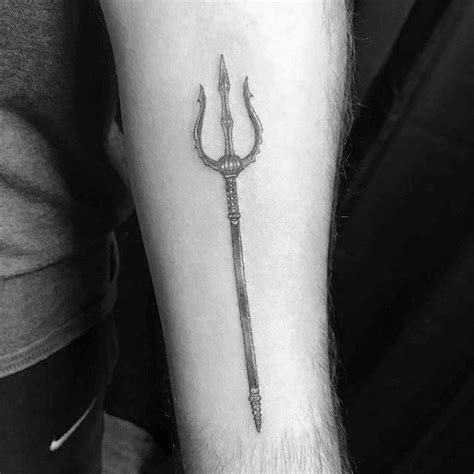 40 Trident Tattoo Designs Für Männer Neptune Tinte Ideen Mann Stil