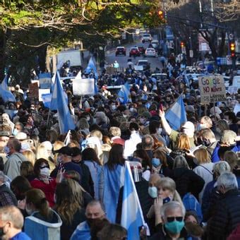 El banderazo del 17A entre las tres protestas más grandes contra un